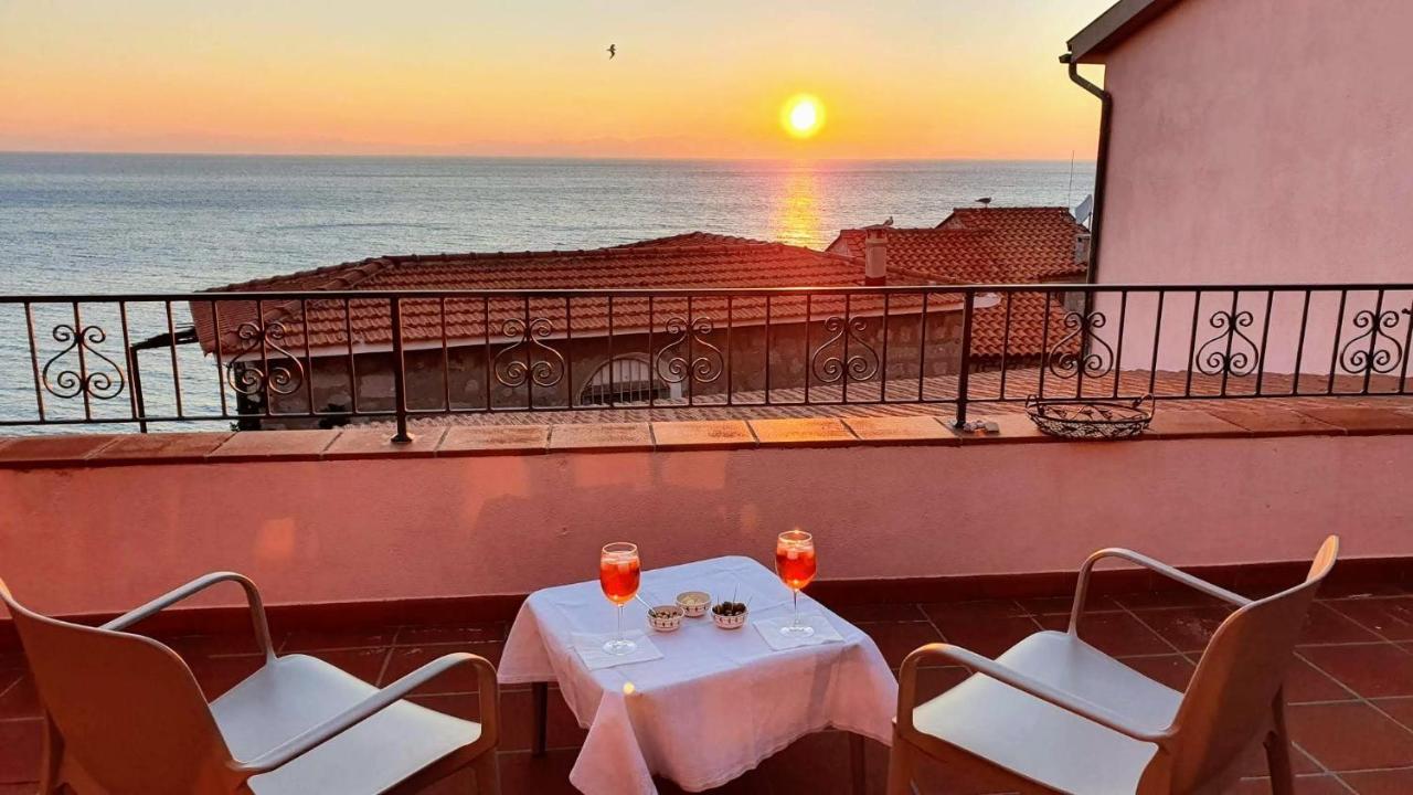 Sardi Hotel Pomonte