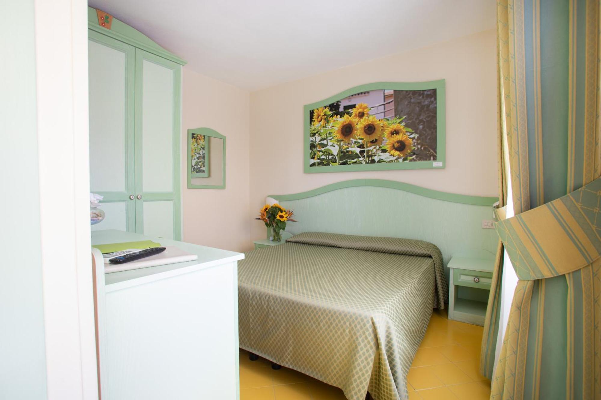 Sardi Hotel Pomonte